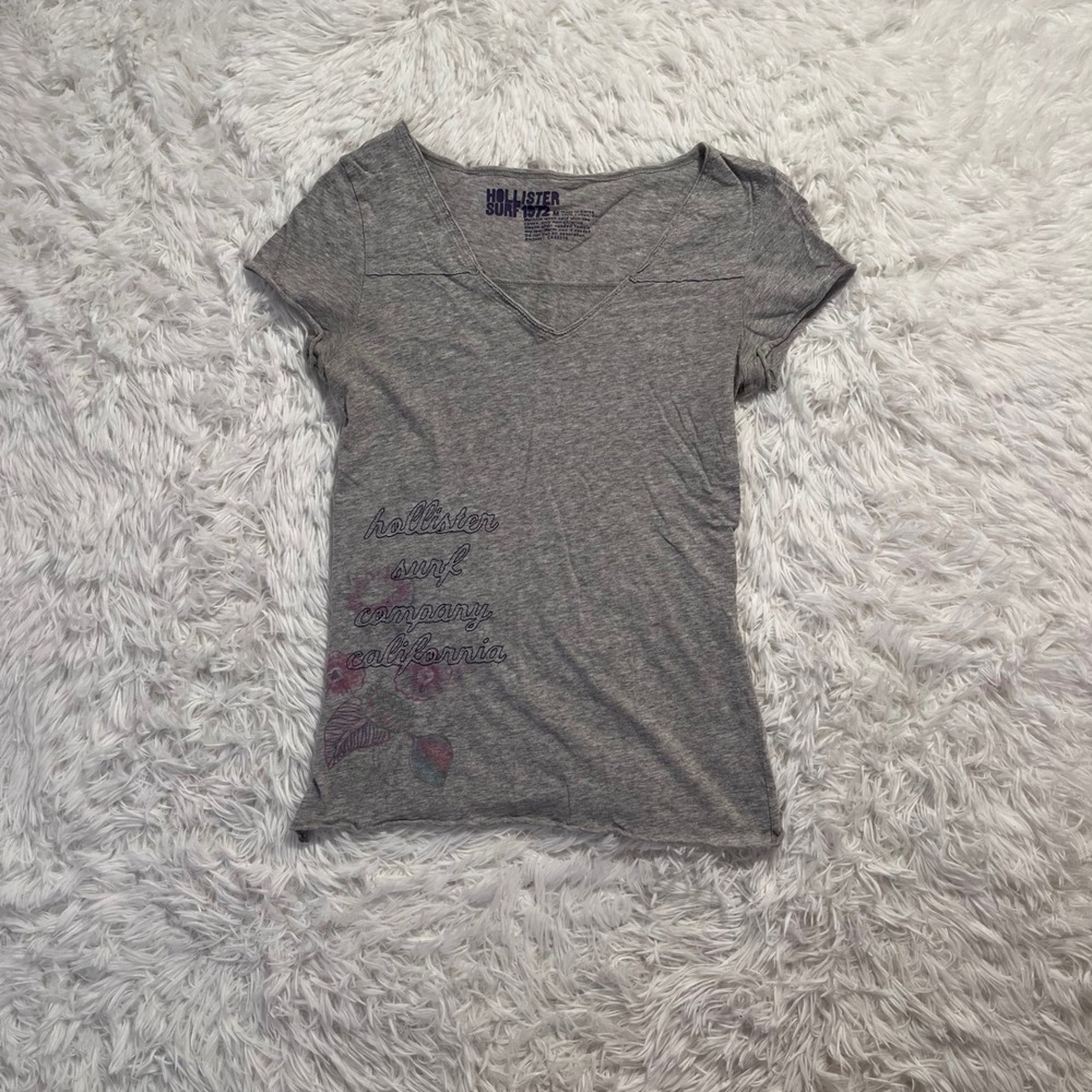y2k vintage hollister gray graphic v neck top medium